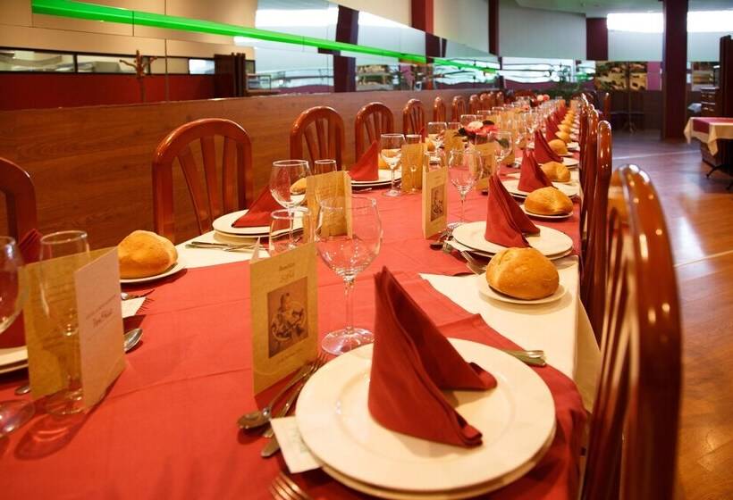 Отель Restaurante Pontiñas