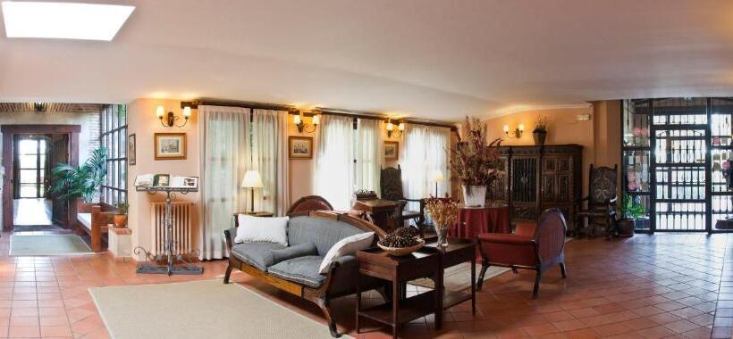 ホテル Posada Real Del Pinar