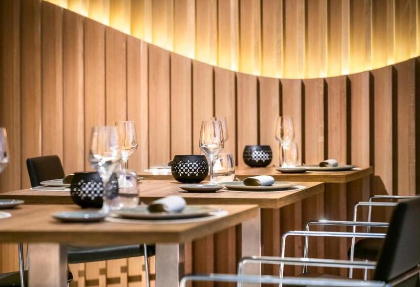 Отель Salles Ciutat Del Prat Barcelona Airport