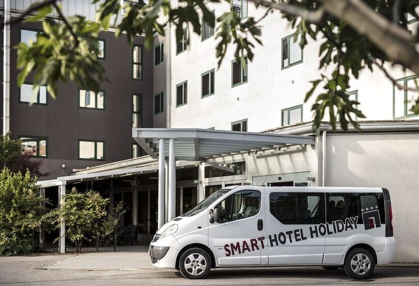 Smart Hotel Holiday