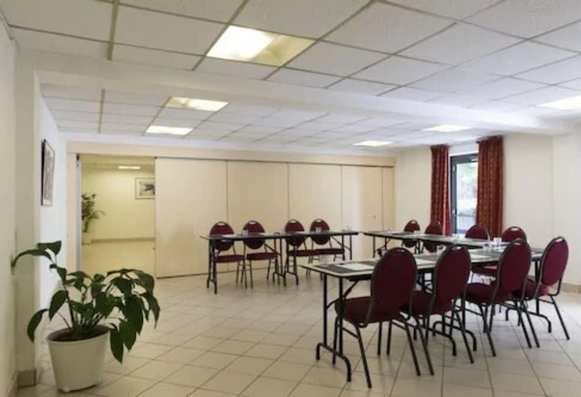 בית מלון כפרי The Originals City, Hôtel Paris Sud, Orly Draveil