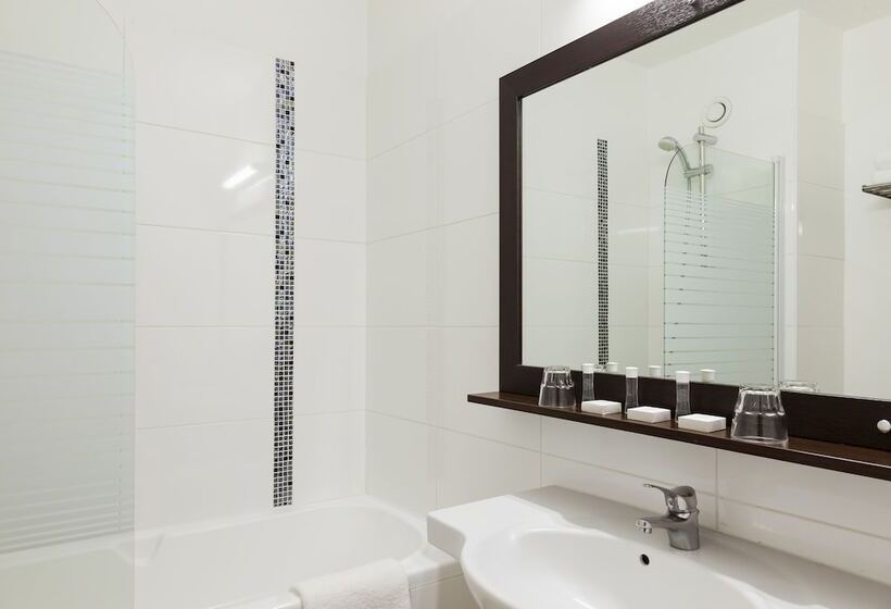 בית מלון כפרי The Originals City, Hôtel Paris Sud, Orly Draveil