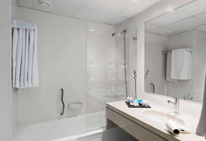 호텔 Tryp by Wyndham Lisboa Caparica Mar