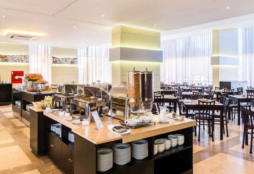 호텔 Tryp by Wyndham Lisboa Caparica Mar