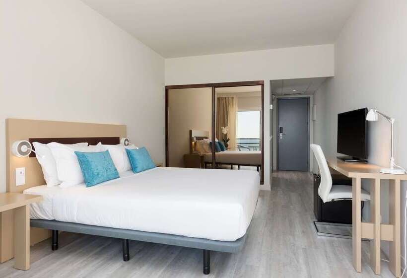 호텔 Tryp by Wyndham Lisboa Caparica Mar