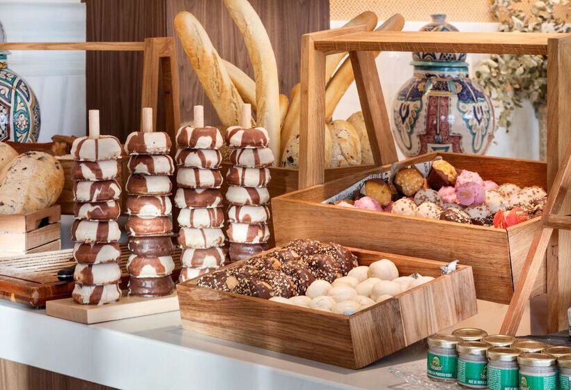 Отель Zahara Resorts & Villas