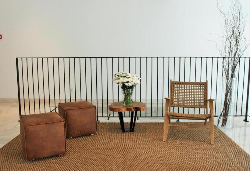 Malibu Foz Hotel   La Maison Younan