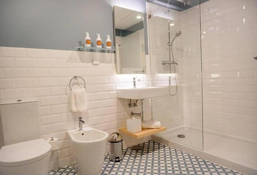 Malibu Foz Hotel   La Maison Younan