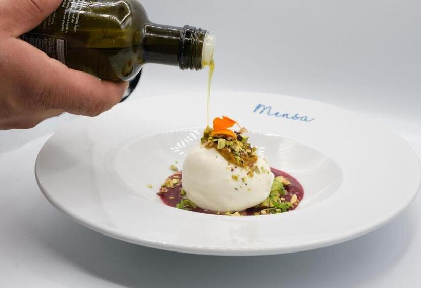 Malibu Foz Hotel   La Maison Younan