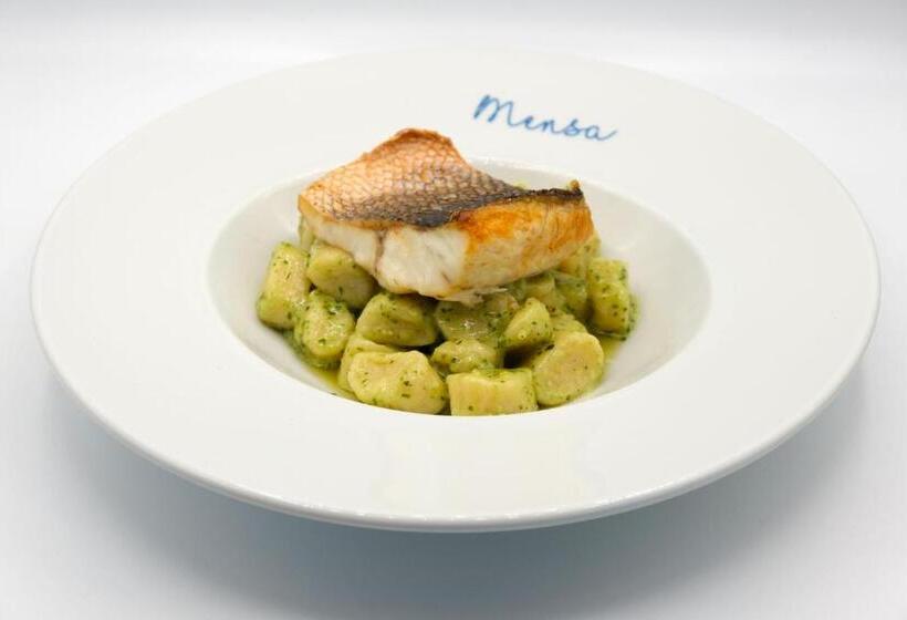 Malibu Foz Hotel   La Maison Younan