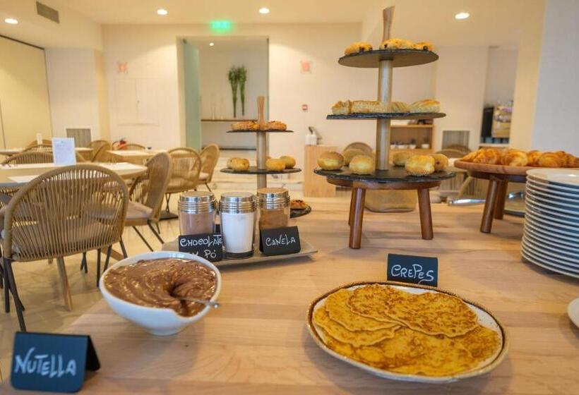 Malibu Foz Hotel   La Maison Younan