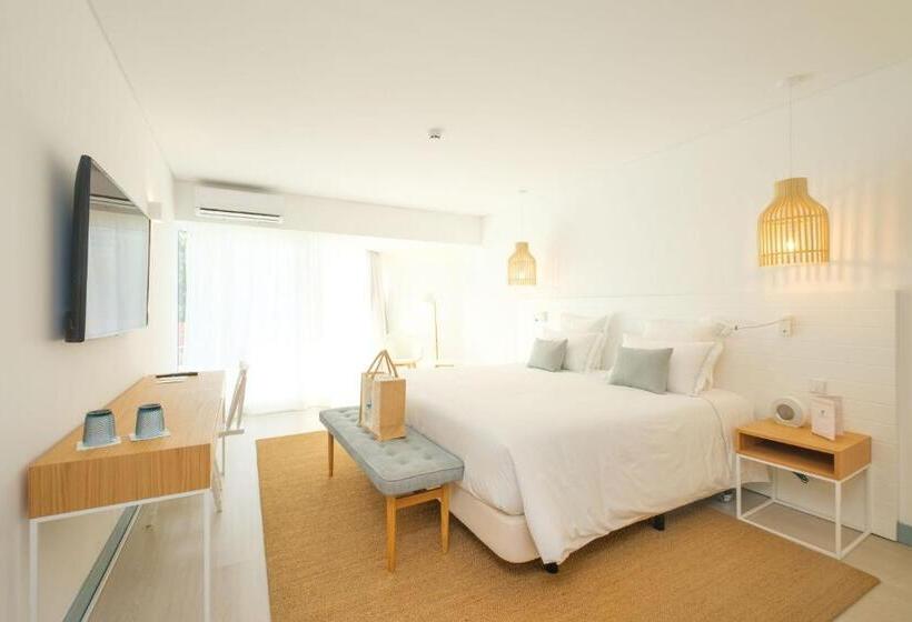 Malibu Foz Hotel   La Maison Younan