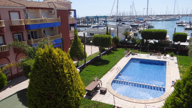 استراحتگاه Apartamentos Marina Internacional