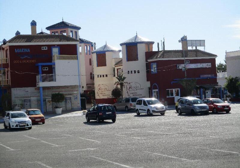 استراحتگاه Apartamentos Marina Internacional