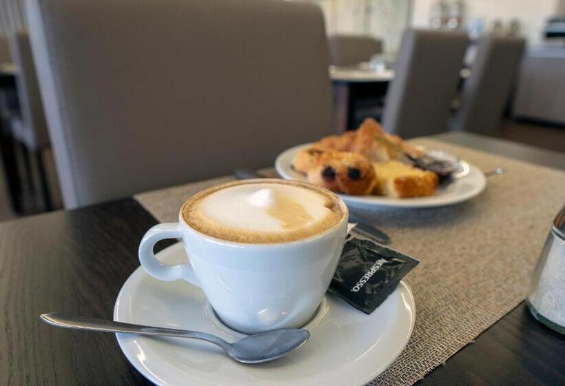 The One Grand Hotel da Póvoa