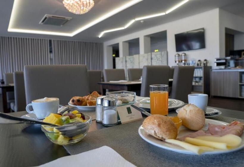 The One Grand Hotel da Póvoa