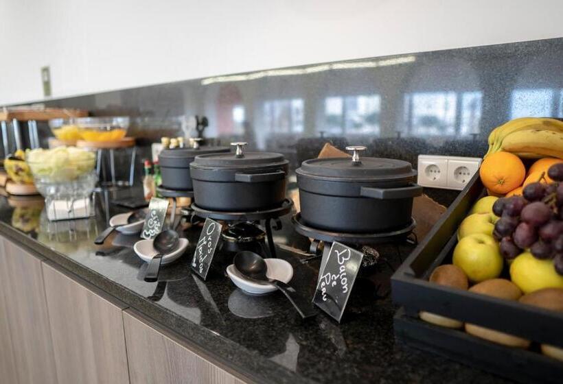 The One Grand Hotel da Póvoa