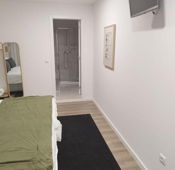 فندق صغير Bus Station Suites & Studios