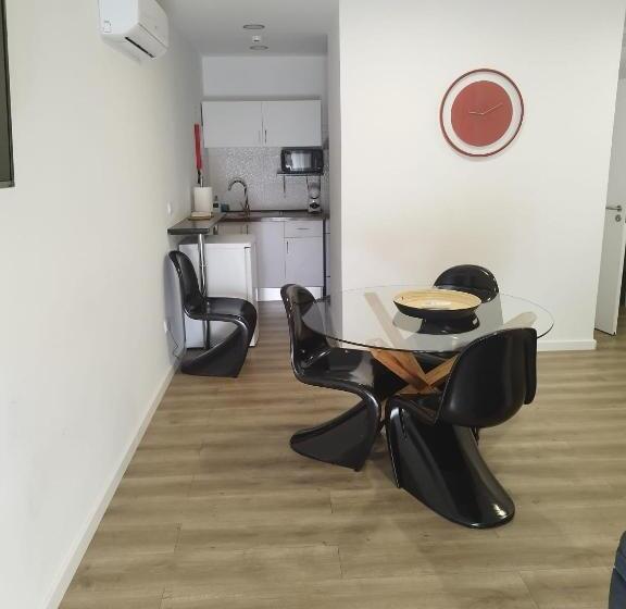 فندق صغير Bus Station Suites & Studios