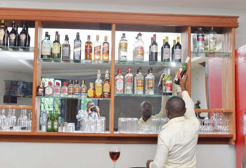 تختخواب و صبحانه Maple Leaf