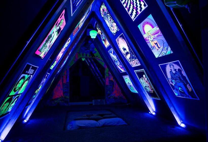 Hicksville Pines Chalets & Motel