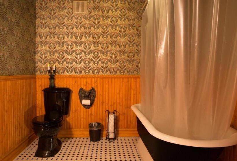 Hicksville Pines Chalets & Motel