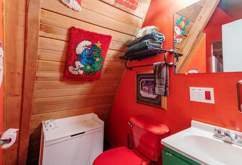 Hicksville Pines Chalets & Motel