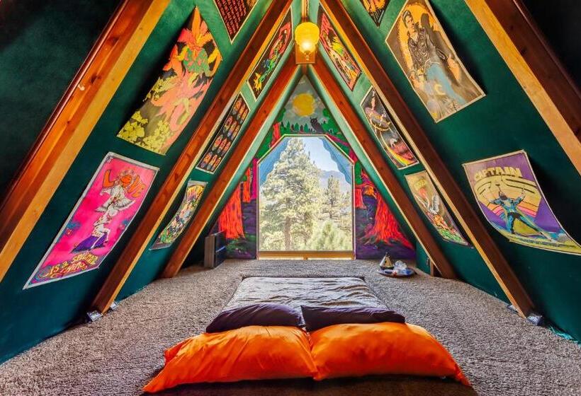 Hicksville Pines Chalets & Motel