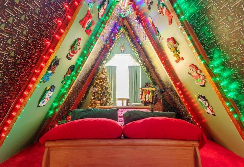 Hicksville Pines Chalets & Motel