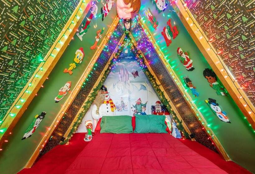 Hicksville Pines Chalets & Motel