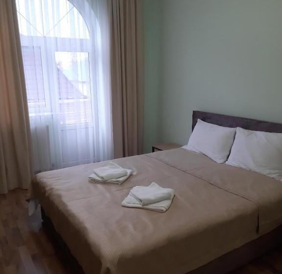 هتل готель баронський двір