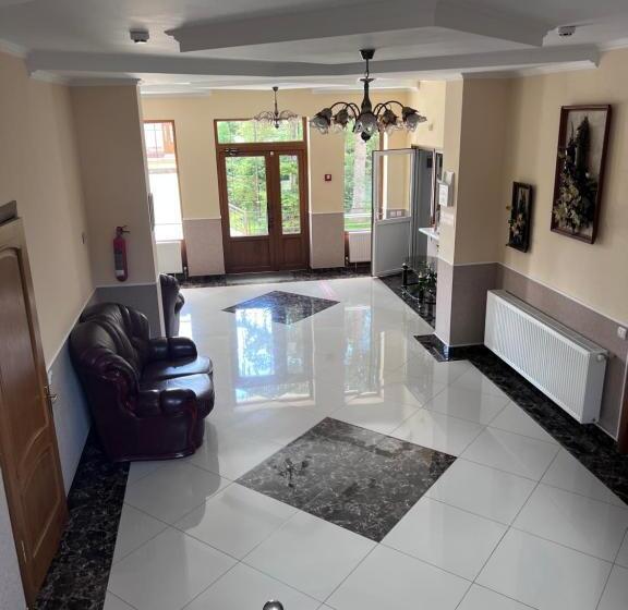 هتل готель баронський двір