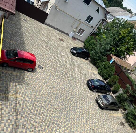 هتل готель баронський двір