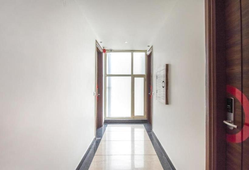 Vaccinated Staff- Capital O 70928 Hotel Golden Home