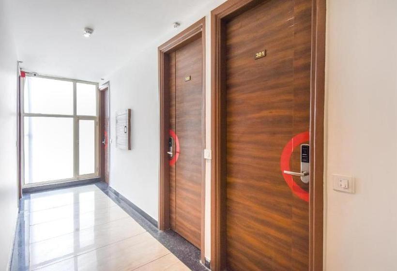 Vaccinated Staff- Capital O 70928 Hotel Golden Home