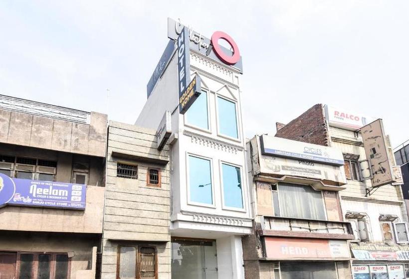 Vaccinated Staff- Capital O 70928 Hotel Golden Home