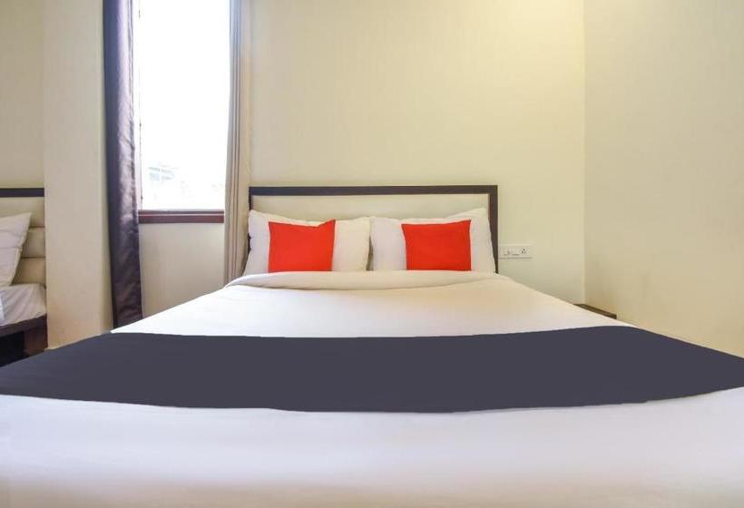 Vaccinated Staff- Capital O 70928 Hotel Golden Home