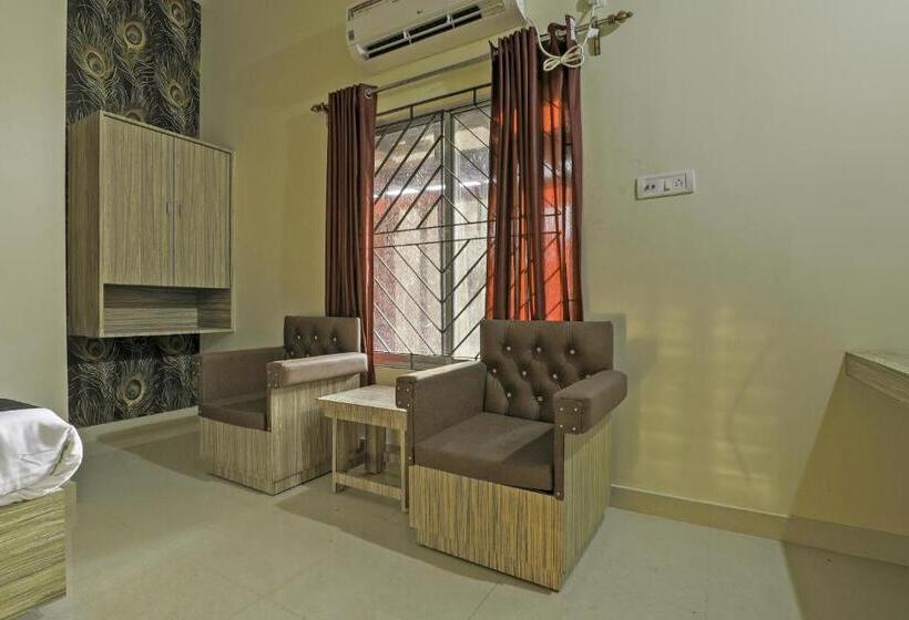 Collection O Hotel Kaku