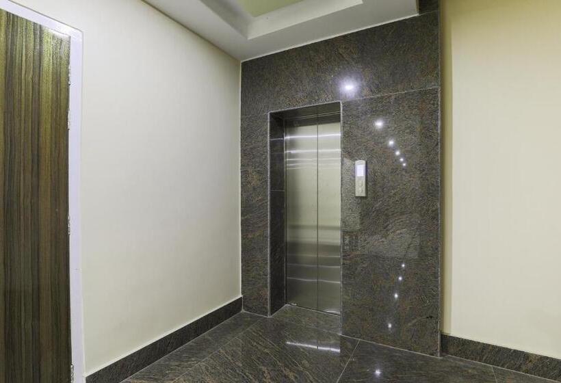 Collection O Hotel Kaku