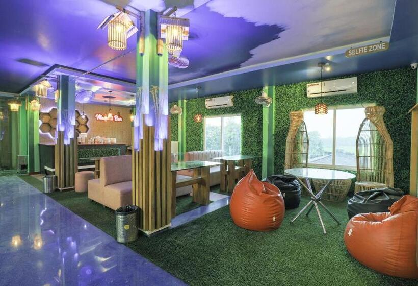 Collection O Hotel Kaku