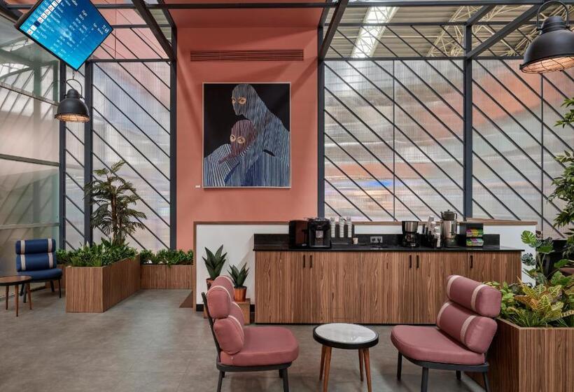 カプセルホテル Kepler Club Sabiha Gökçen Airport International Transit Area