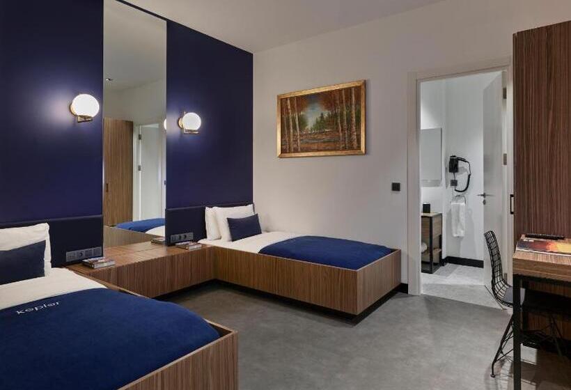 カプセルホテル Kepler Club Sabiha Gökçen Airport International Transit Area