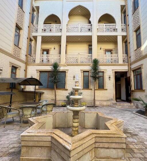 בית מלון כפרי Dendi Plaza