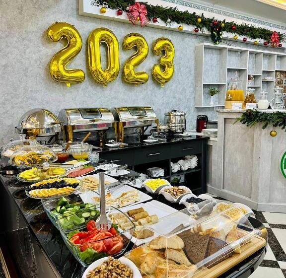 בית מלון כפרי Dendi Plaza