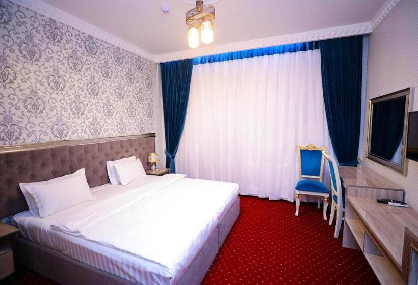 בית מלון כפרי Dendi Plaza