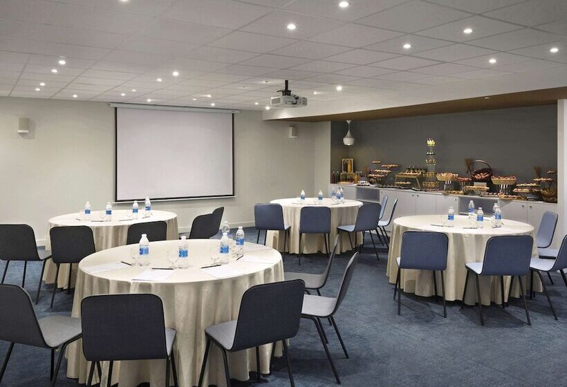 ホテル Ibis Jeddah City Center