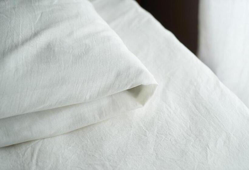 Neon Hotel   Luxury Sleep Retreat