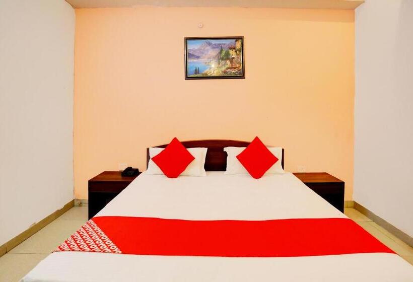Hotel Oyo 29308 Virasat Shaheed Path Inn