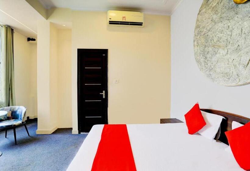 Hotel Oyo 29308 Virasat Shaheed Path Inn