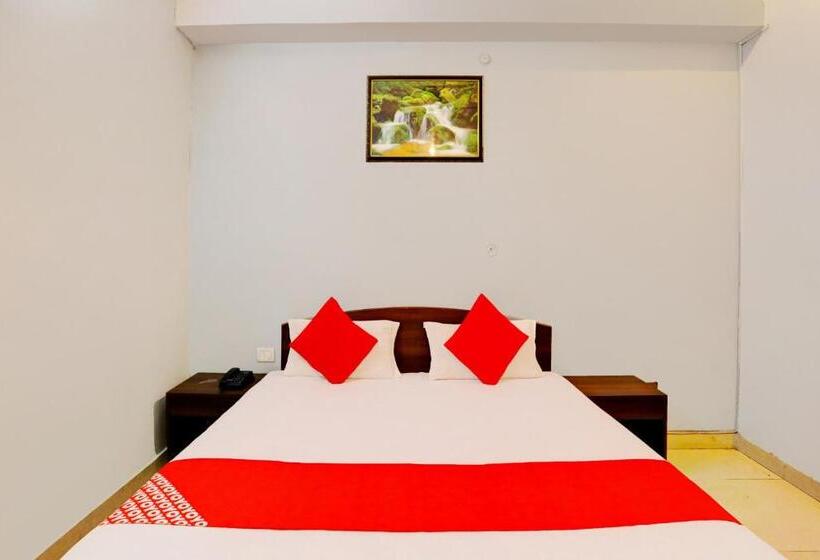 Hotel Oyo 29308 Virasat Shaheed Path Inn